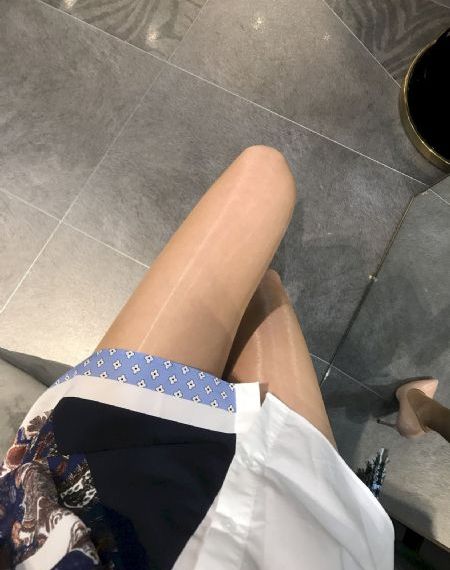 美脚女教师脚责めより_4K免费观看最新